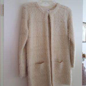 Fuzzy card w pockets